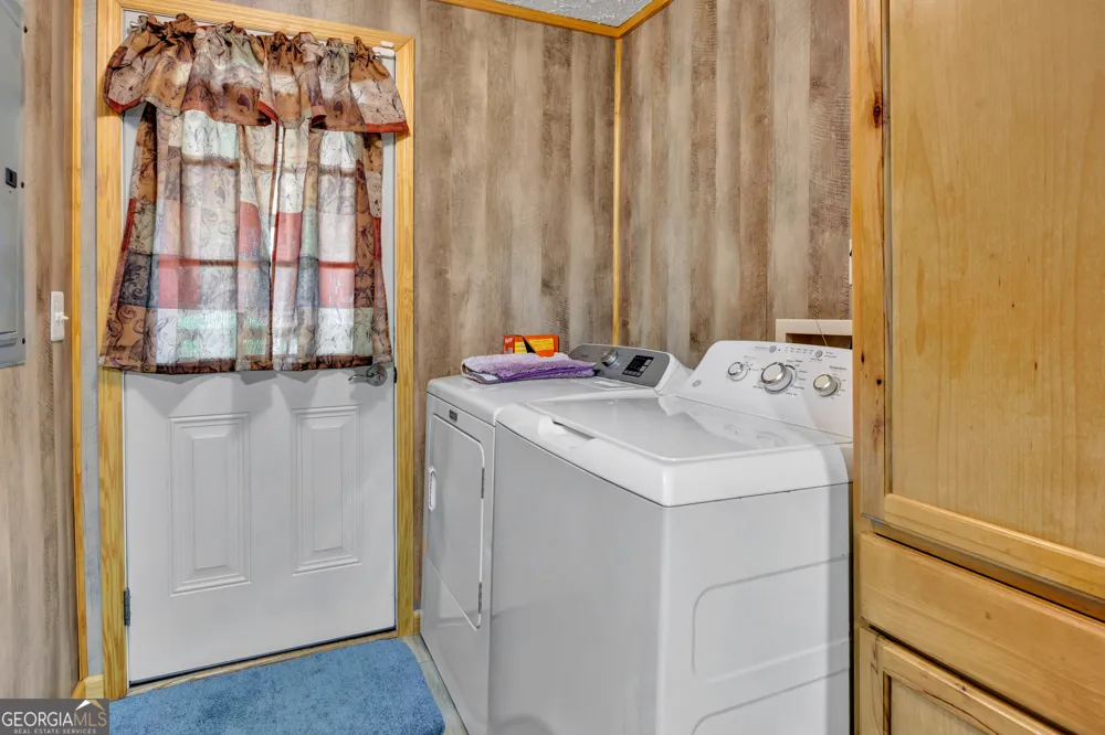 836 Glades RD Eatonton, GA 31024