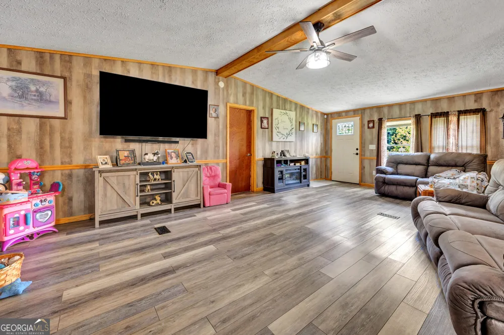 836 Glades RD Eatonton, GA 31024