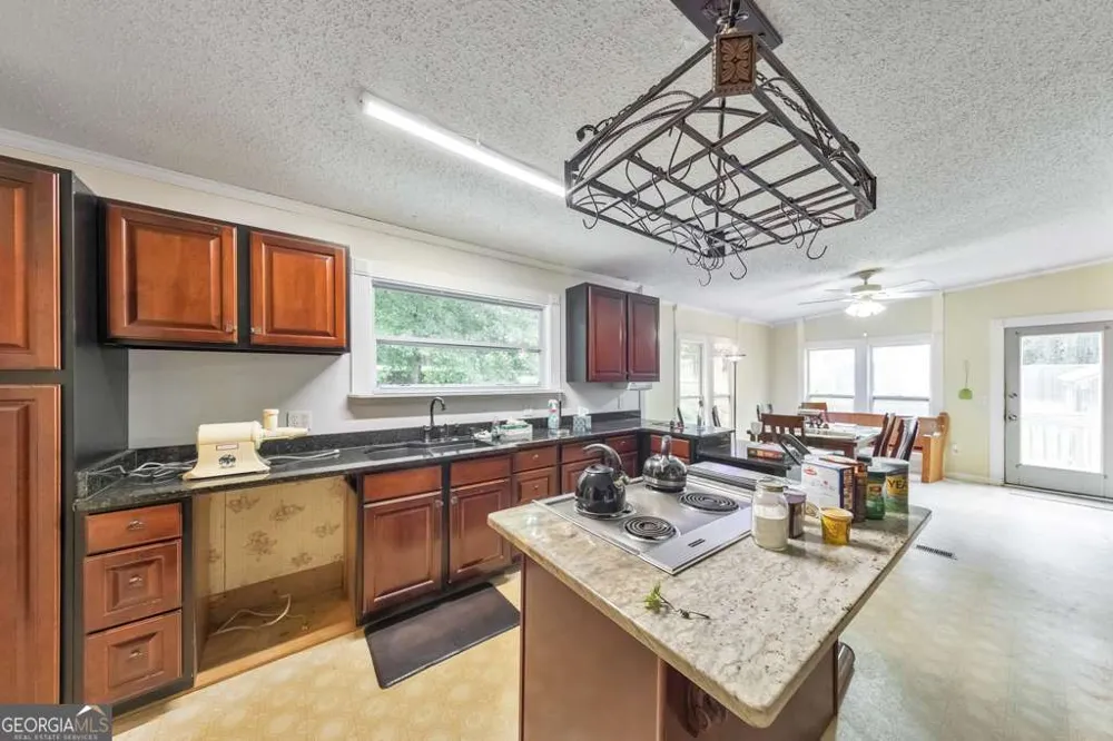 4941 N Helton RD Winston, GA 30187