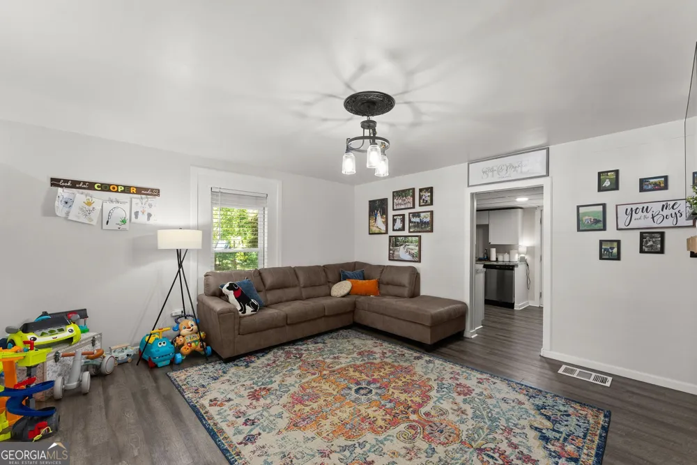 48 Chestnut ST Commerce, GA 30529