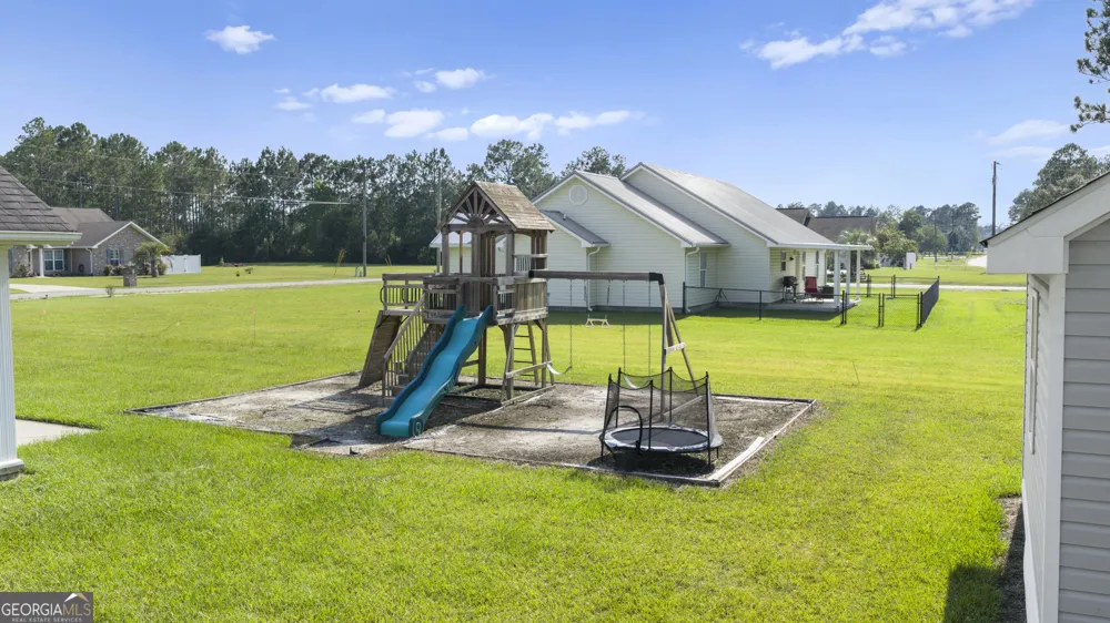 99 Jennifer LN Baxley, GA 31513