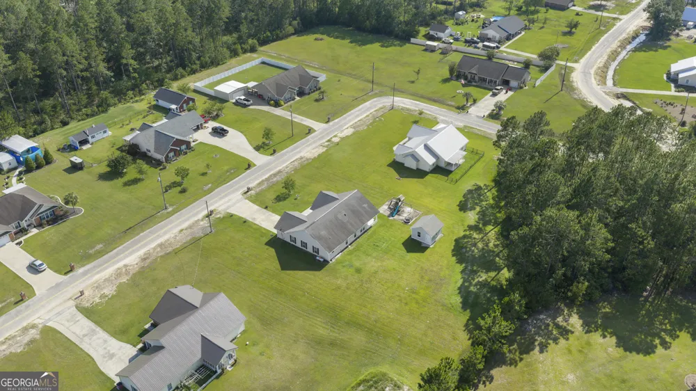 99 Jennifer LN Baxley, GA 31513