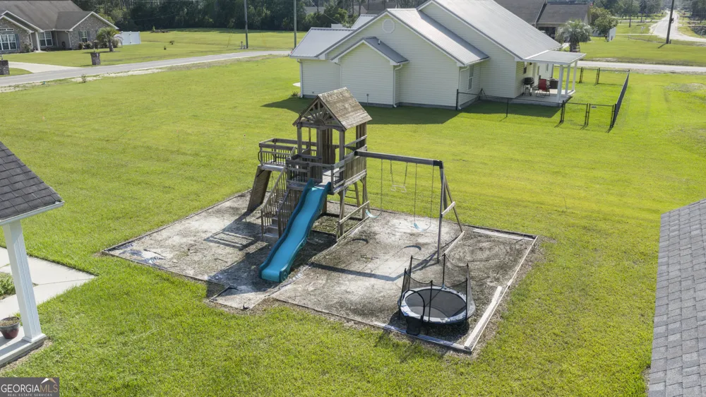 99 Jennifer LN Baxley, GA 31513