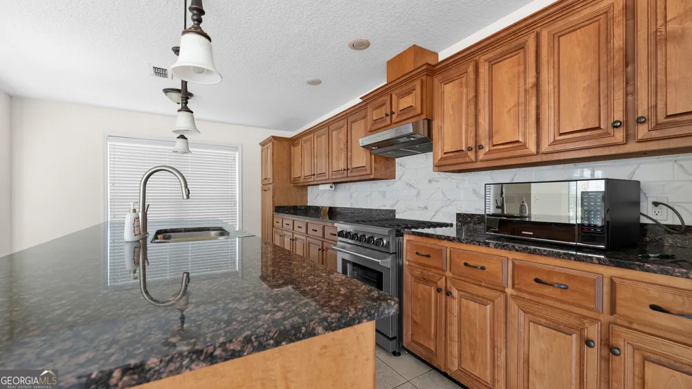 99 Jennifer LN Baxley, GA 31513