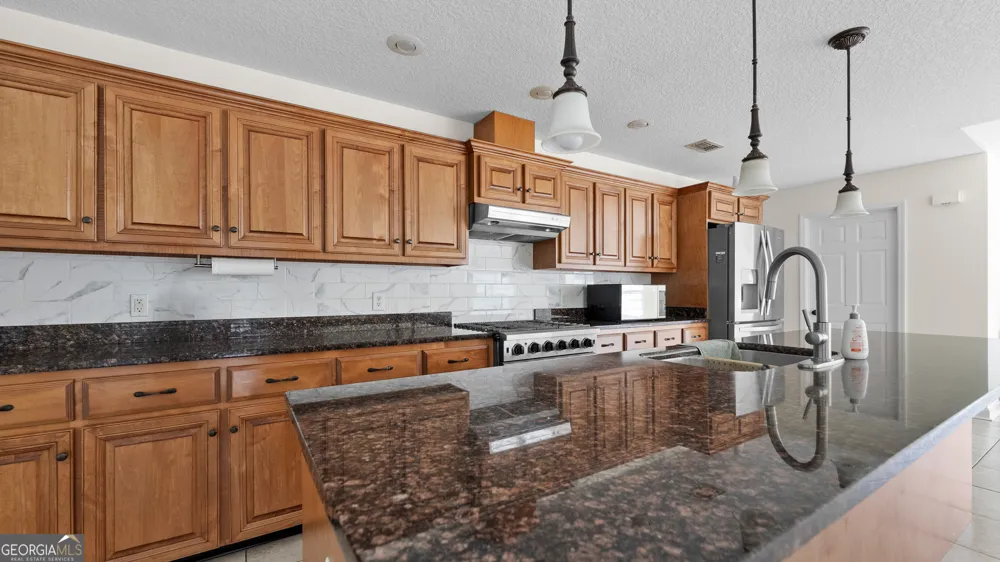 99 Jennifer LN Baxley, GA 31513