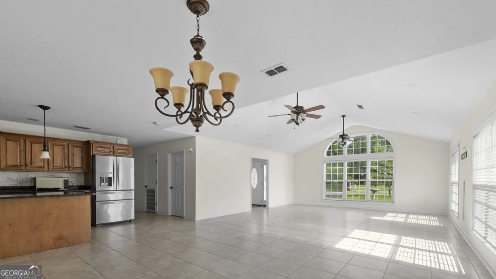 99 Jennifer LN Baxley, GA 31513