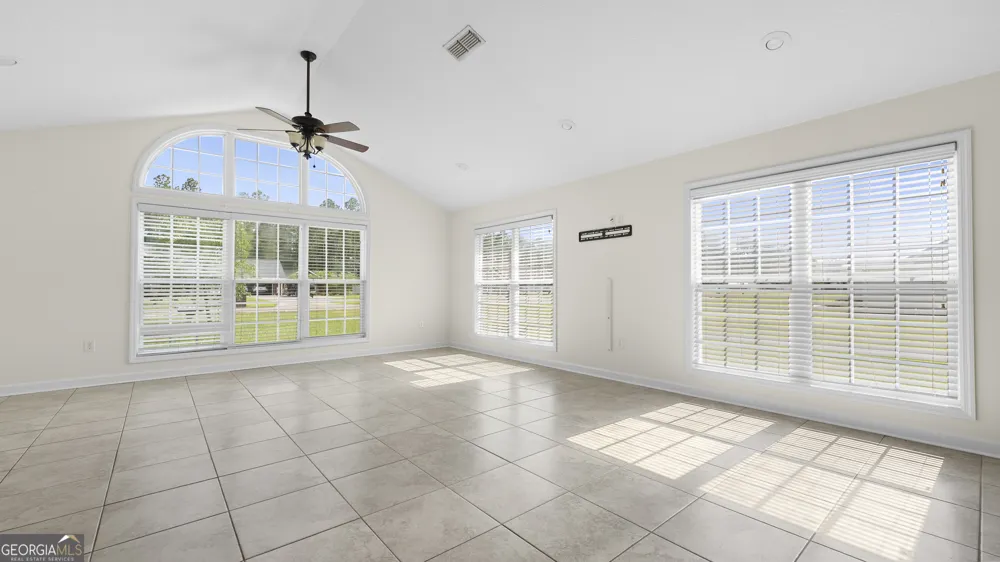 99 Jennifer LN Baxley, GA 31513