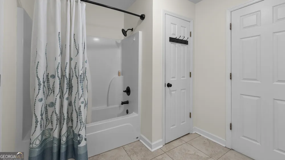 99 Jennifer LN Baxley, GA 31513