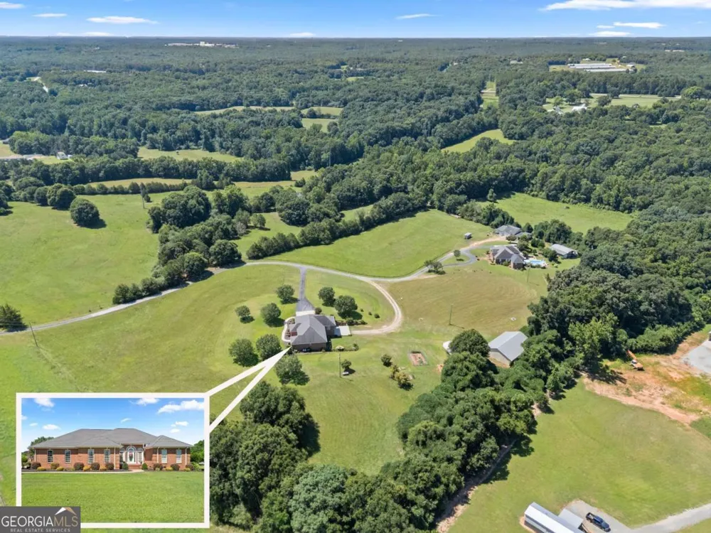1121 Beacon Light RD Hartwell, GA 30643