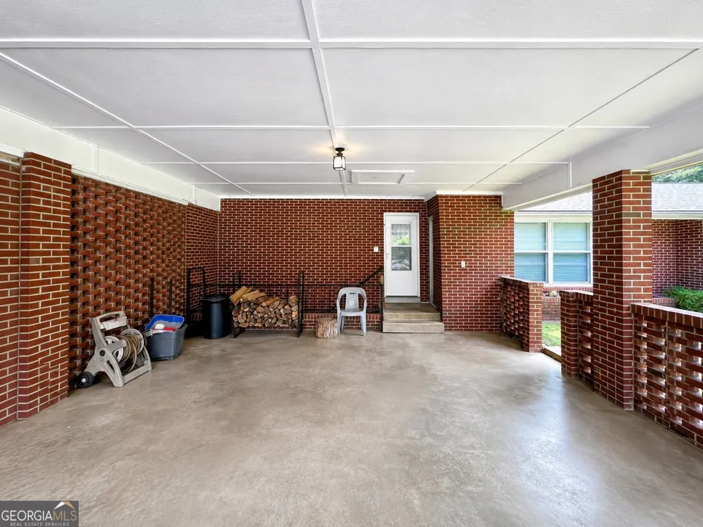 17 Deforest AVE Trion, GA 30753