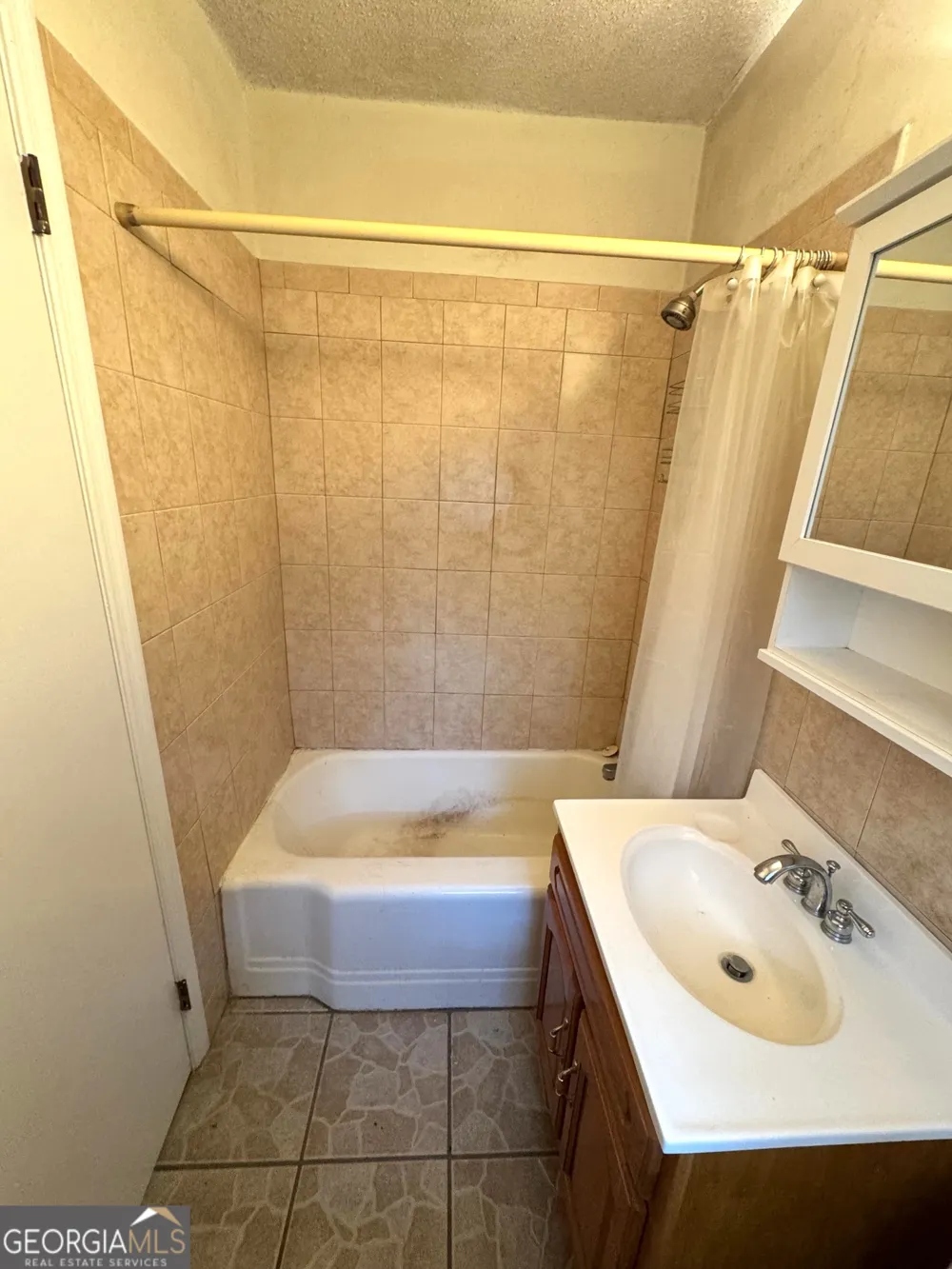 17 Deforest AVE Trion, GA 30753