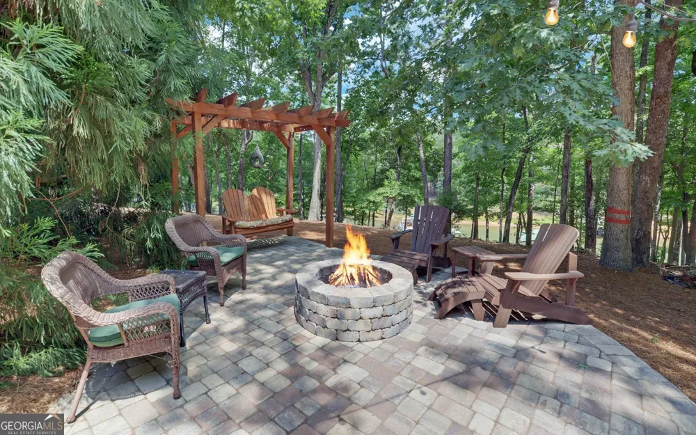 819 Tranquility LN Hartwell, GA 30643