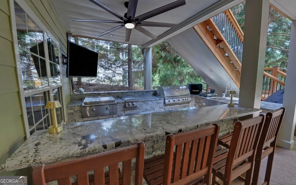 819 Tranquility LN Hartwell, GA 30643