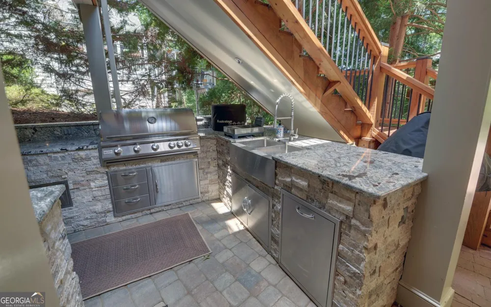 819 Tranquility LN Hartwell, GA 30643