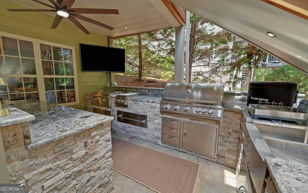 819 Tranquility LN Hartwell, GA 30643