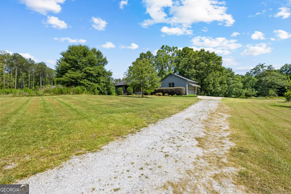456 W McIntosh RD Brooks, GA 30205