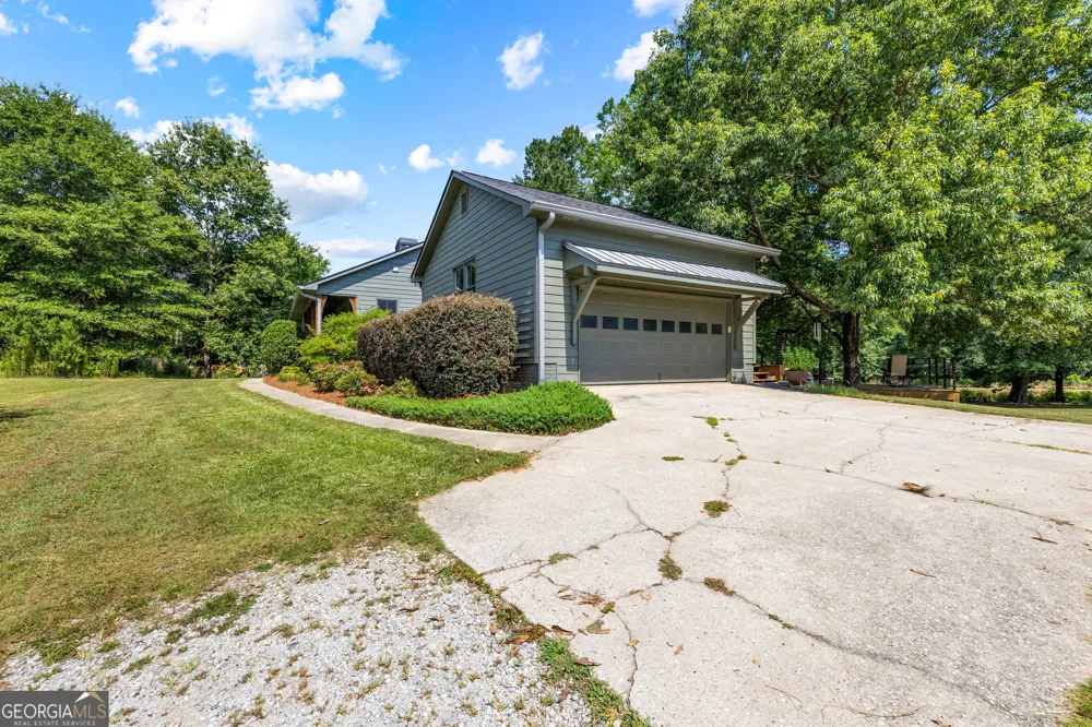 456 W McIntosh RD Brooks, GA 30205