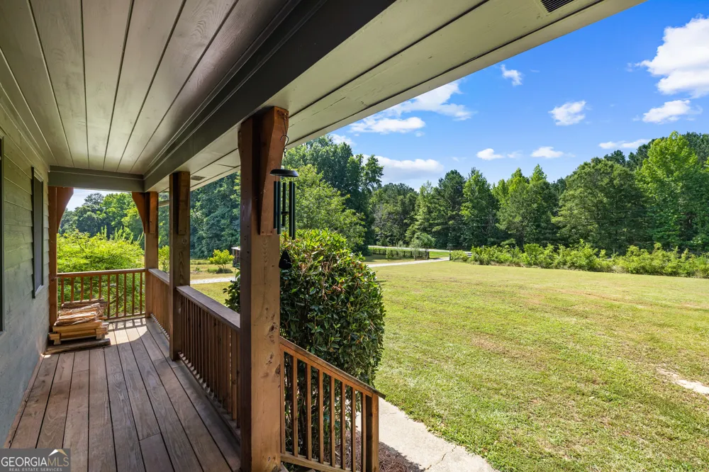 456 W McIntosh RD Brooks, GA 30205