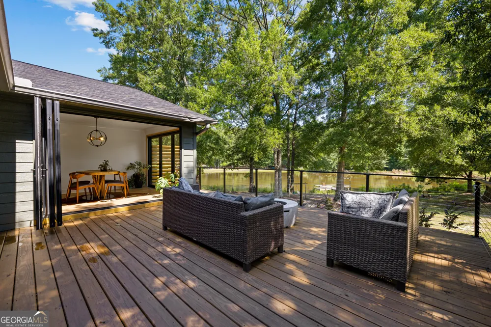 456 W McIntosh RD Brooks, GA 30205