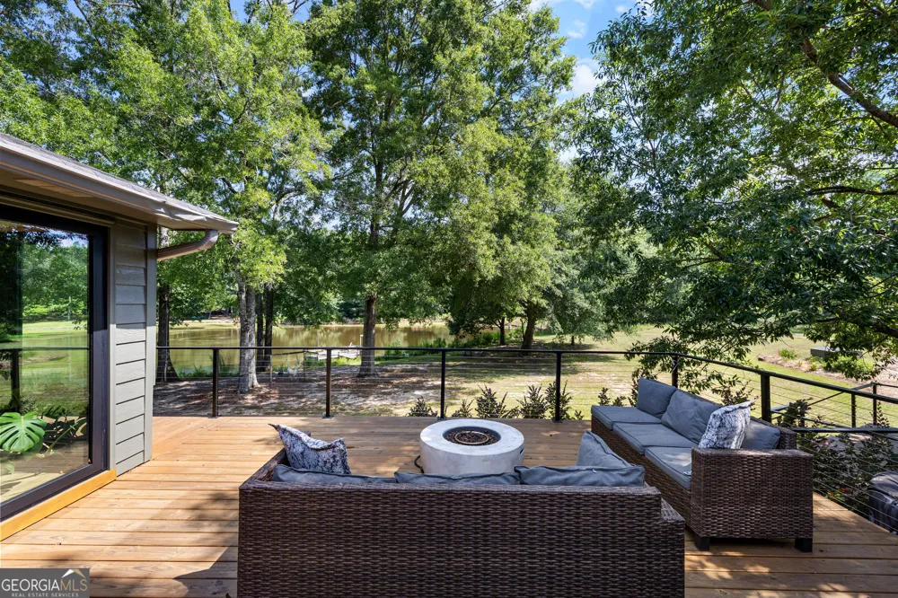 456 W McIntosh RD Brooks, GA 30205