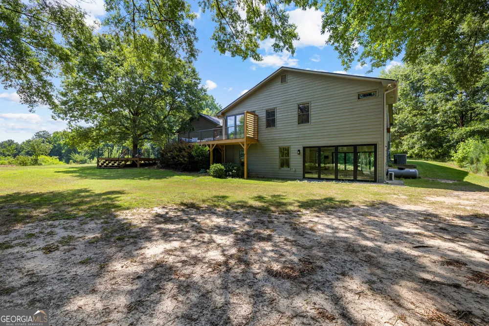 456 W McIntosh RD Brooks, GA 30205