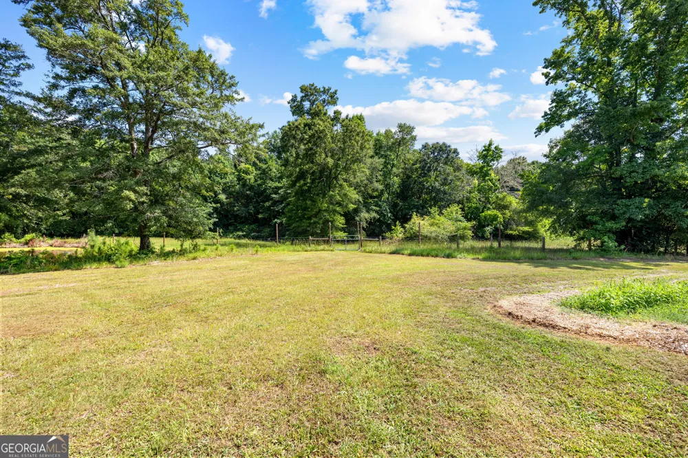 456 W McIntosh RD Brooks, GA 30205