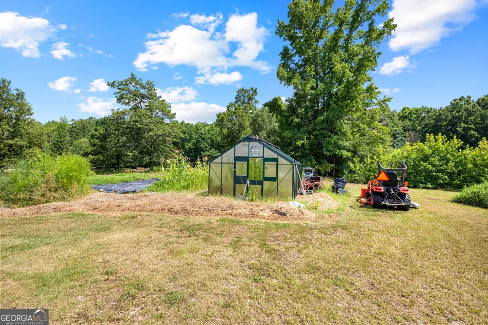 456 W McIntosh RD Brooks, GA 30205