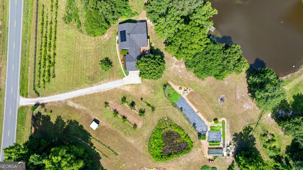 456 W McIntosh RD Brooks, GA 30205