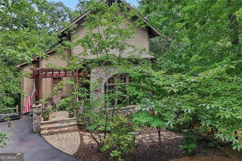 63 Choctaw RDG Big Canoe, GA 30143