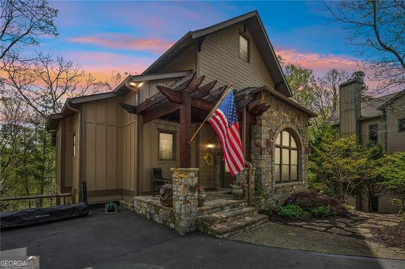 63 Choctaw RDG Big Canoe, GA 30143