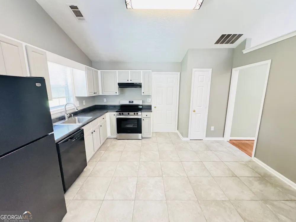 1450 Millhaven DR Auburn, GA 30011