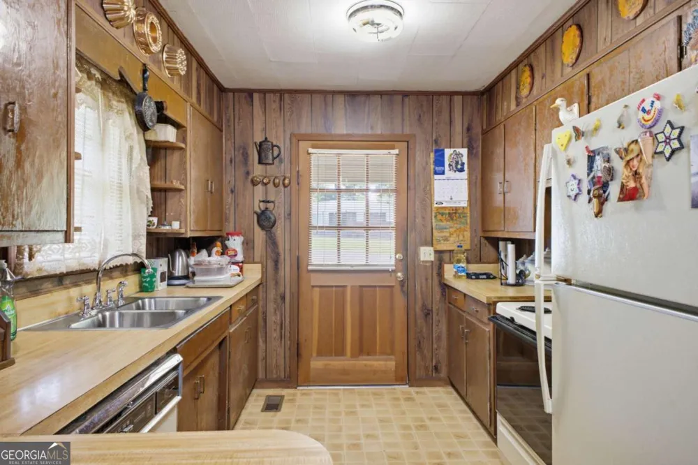 101 Jackson ST Calhoun, GA 30701