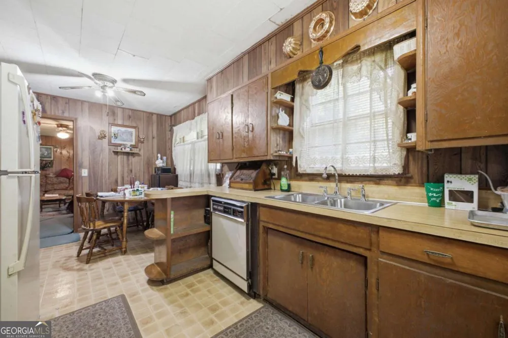 101 Jackson ST Calhoun, GA 30701