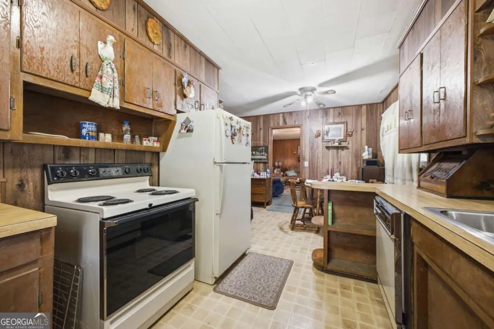 101 Jackson ST Calhoun, GA 30701