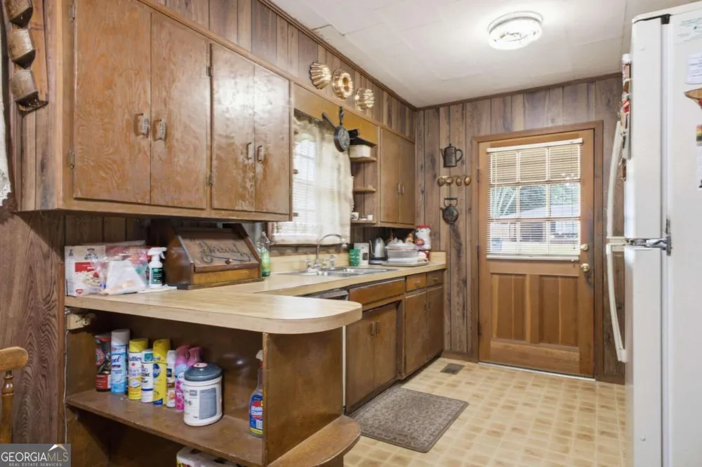 101 Jackson ST Calhoun, GA 30701