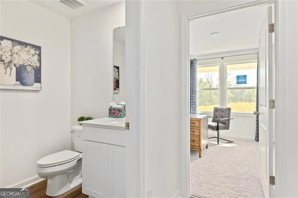 233 Woodlake LNDG Hartwell, GA 30643