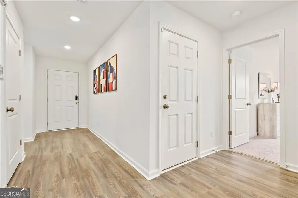 233 Woodlake LNDG Hartwell, GA 30643