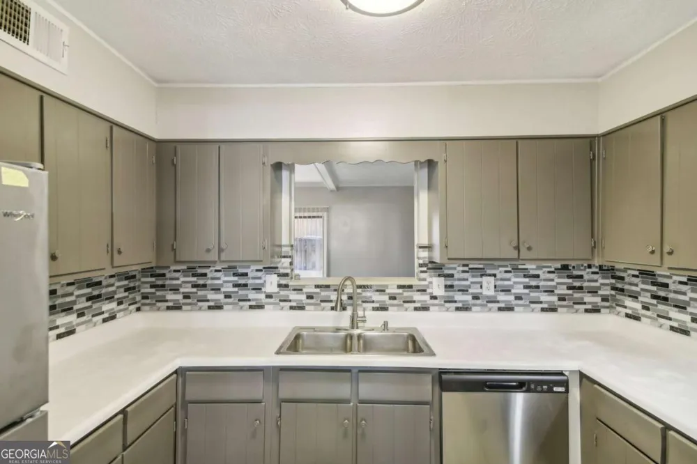6429 Woodstone WAY Morrow, GA 30260