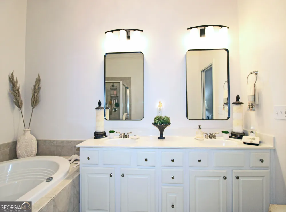 1503 Waters Edge TRL Roswell, GA 30075