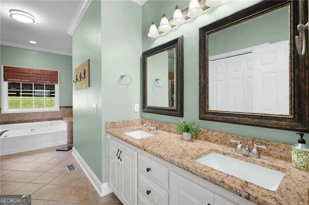 114 Towne Lake DR NE Calhoun, GA 30701