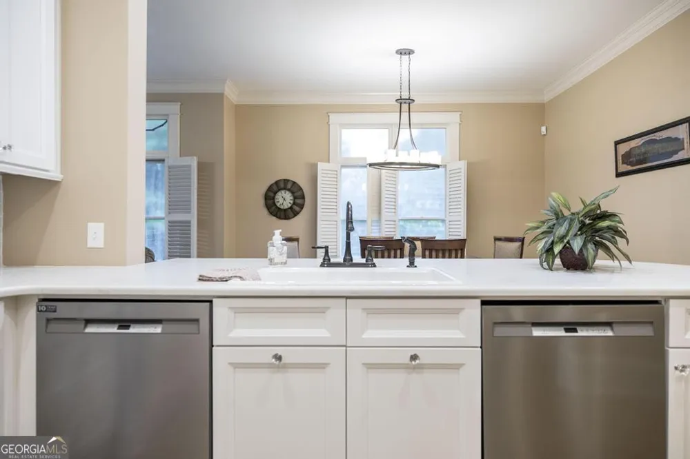 62 Indian Springs DR Forsyth, GA 31029