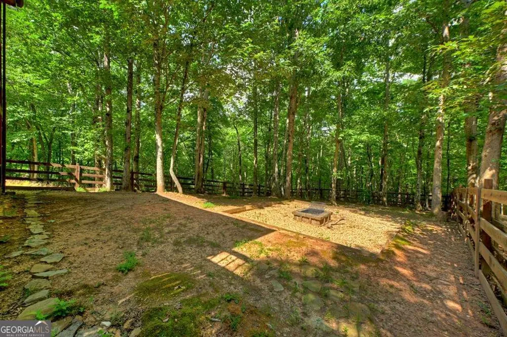 21 Trails End LN Morganton, GA 30560