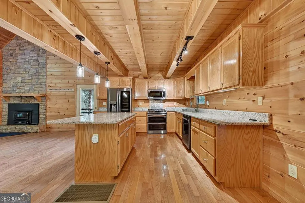21 Trails End LN Morganton, GA 30560