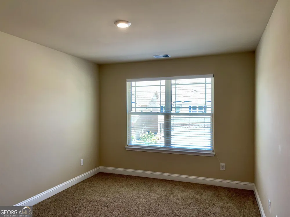 2651 Lovejoy Crossing LN Hampton, GA 30228