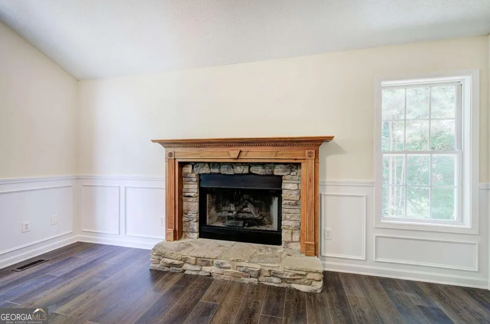 290 Whispering Waters DR Jasper, GA 30143