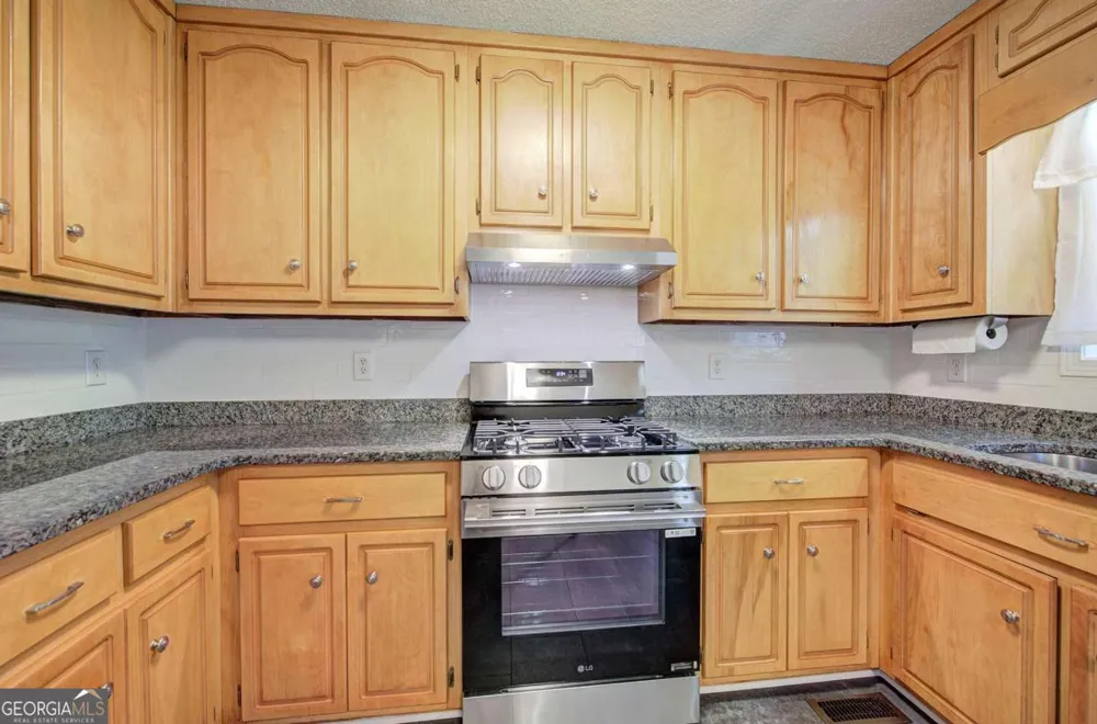 290 Whispering Waters DR Jasper, GA 30143