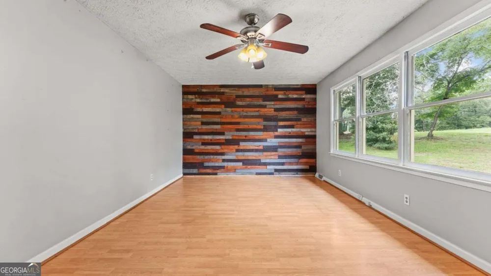 5 Ridgedale DR SE Silver Creek, GA 30173