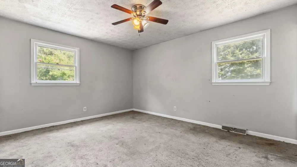 5 Ridgedale DR SE Silver Creek, GA 30173