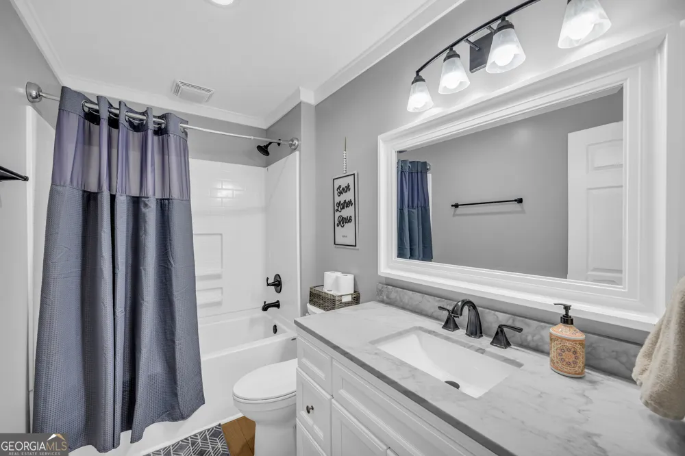 174 Rosewood CIR Hartwell, GA 30643