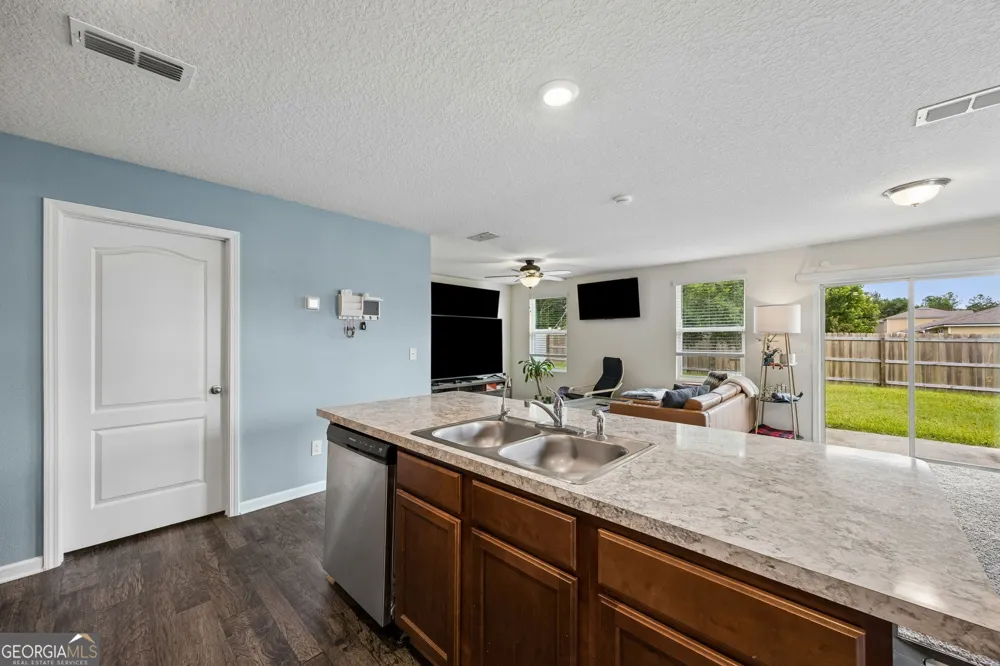 302 Cedar Breeze DR Kingsland, GA 31548